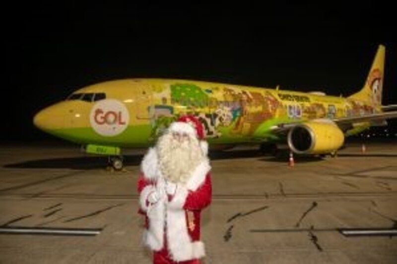 aviao-do-chico-bento-pousa-em-sao-jose-dos-campos-para-celebrar-a-temporada-de-natal-em-campos-do-jordao