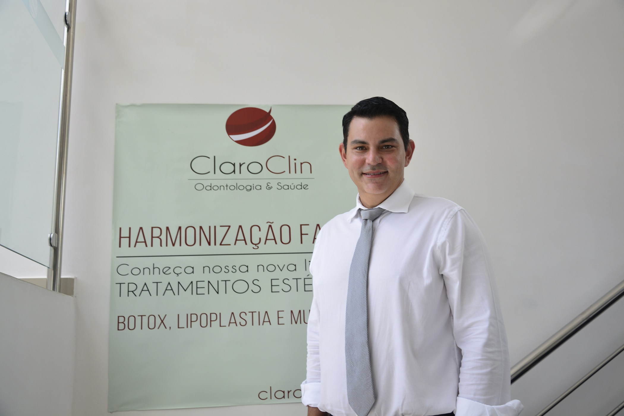 Claro Clin comemora 10 anos transformando sorrisos com exposição