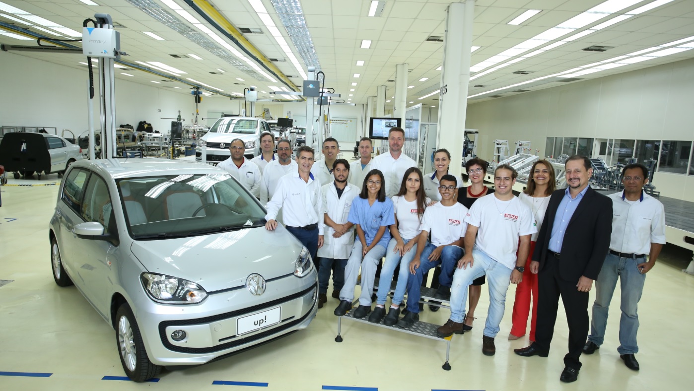 Volkswagen do Brasil realiza doação de um up! para o Senai Taubaté