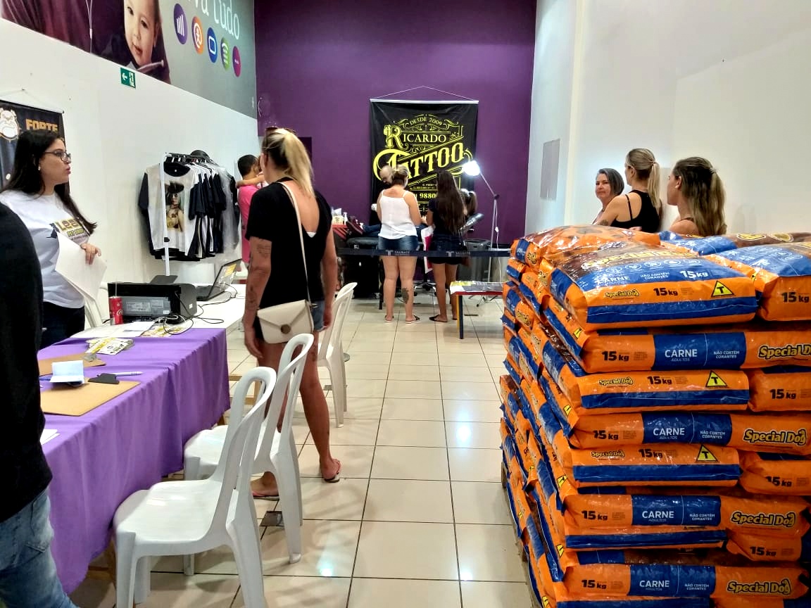 Mais de 1,5 tonelada de ração é arrecadada em evento no Taubaté Shopping