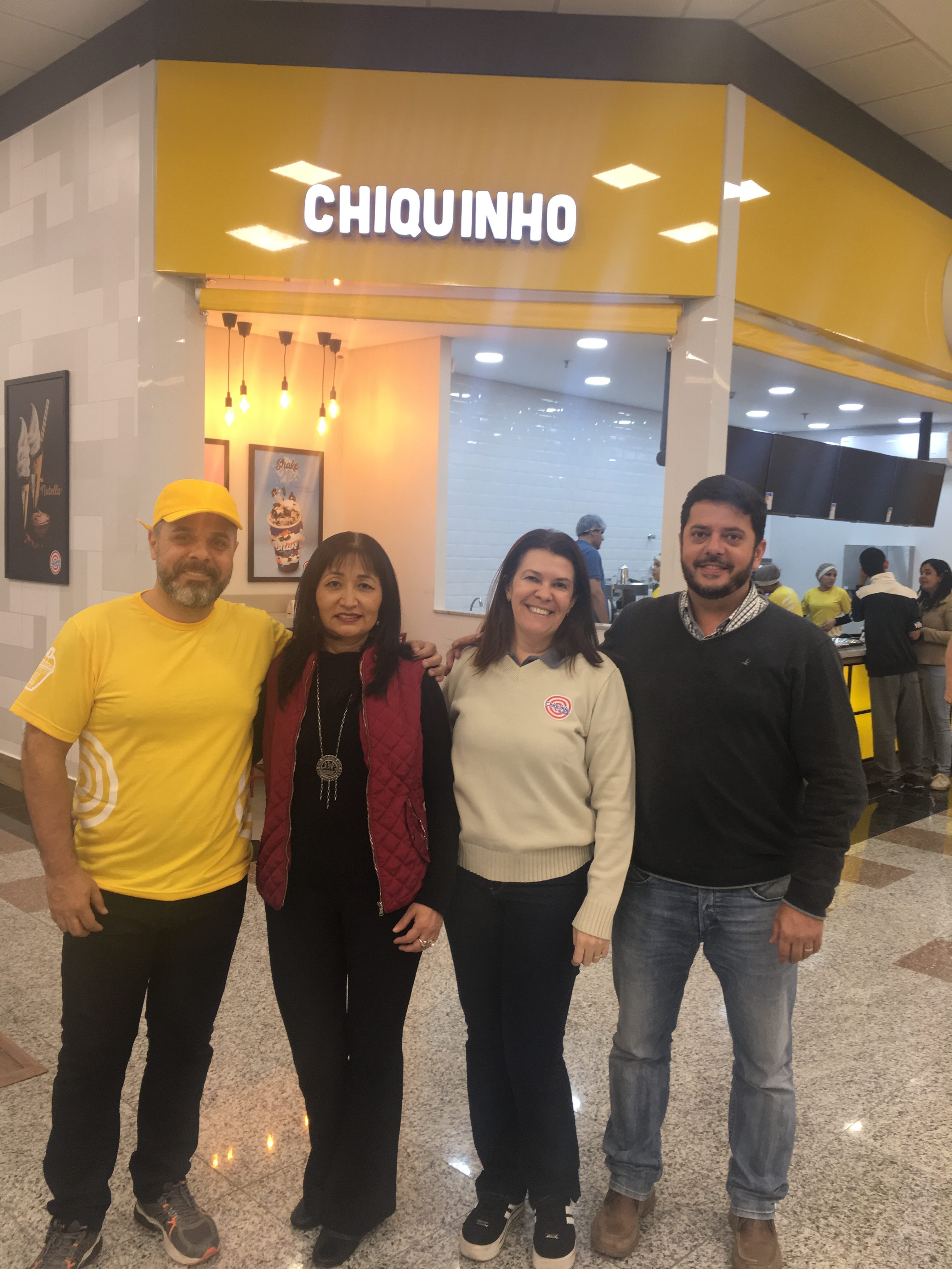 Chiquinho Sorvetes inaugura no Shopping Jardim Oriente e faz degustação para alunos da APAE