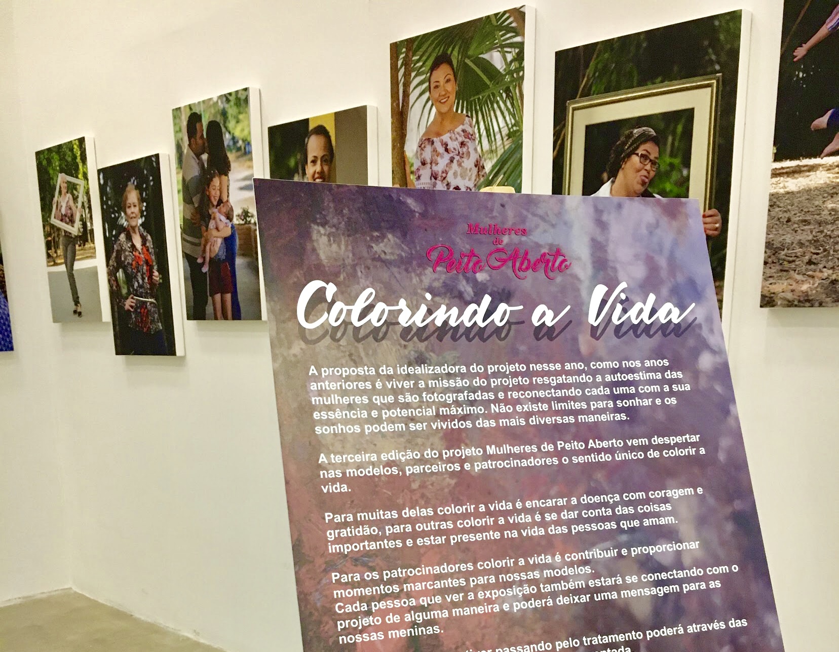 Colinas Shopping recebe exposição sobre Outubro Rosa