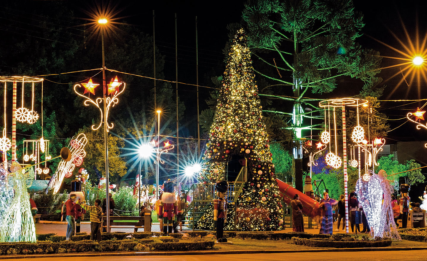 Campos do Jordão ganha decoração e programação cultural especial de Natal