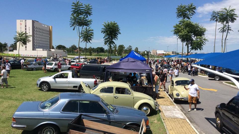 Shopping Pátio Pinda recebe exposição com mais de 100 carros antigos