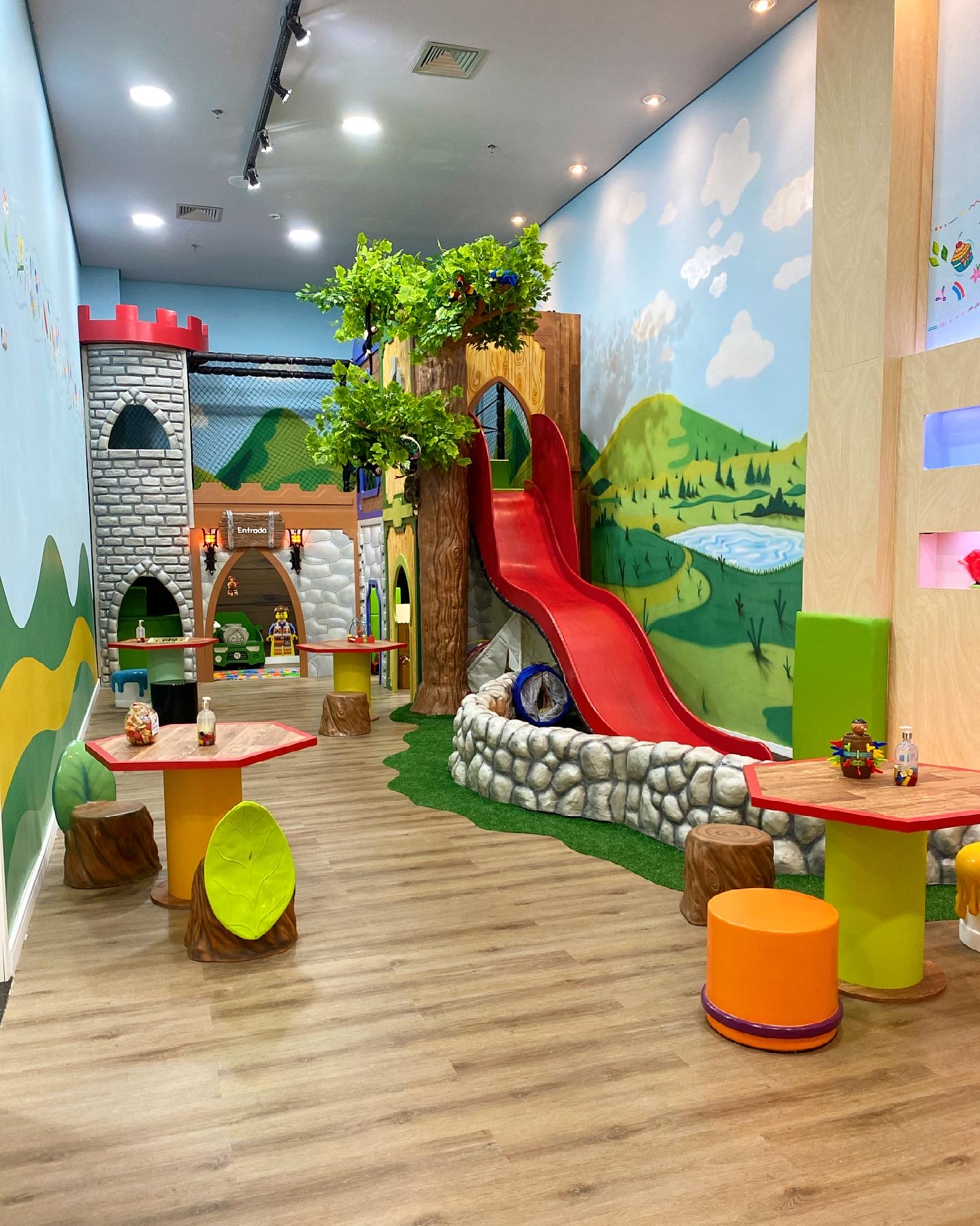 Colinas Shopping retoma programação infantil, com filme, peça e parques