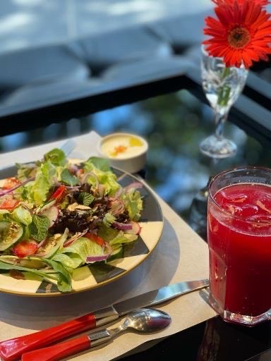 São José dos Campos ganha cafeteria com menu especial, café gourmet, carta de vinhos e espaços instagramáveis