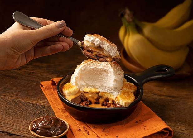 DE DAR ÁGUA NA BOCA: Outback lança versão exclusiva de banoffee com base crocante de biscoito Thunder e brigadeiro com canela