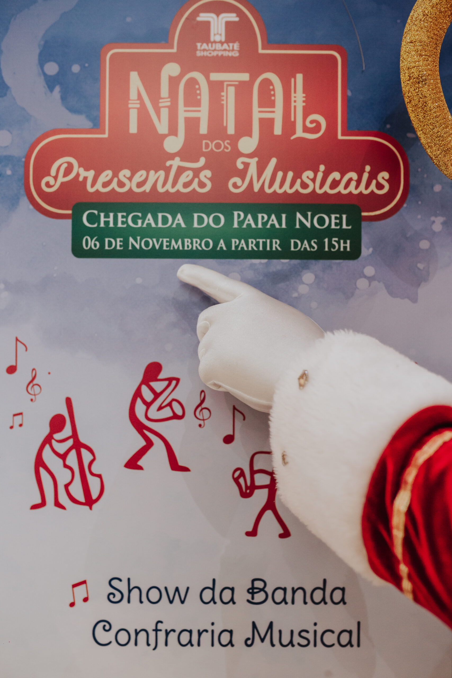 Decoração ‘Natal dos Presentes Musicais’ e Papai Noel chegam neste domingo no Taubaté Shopping