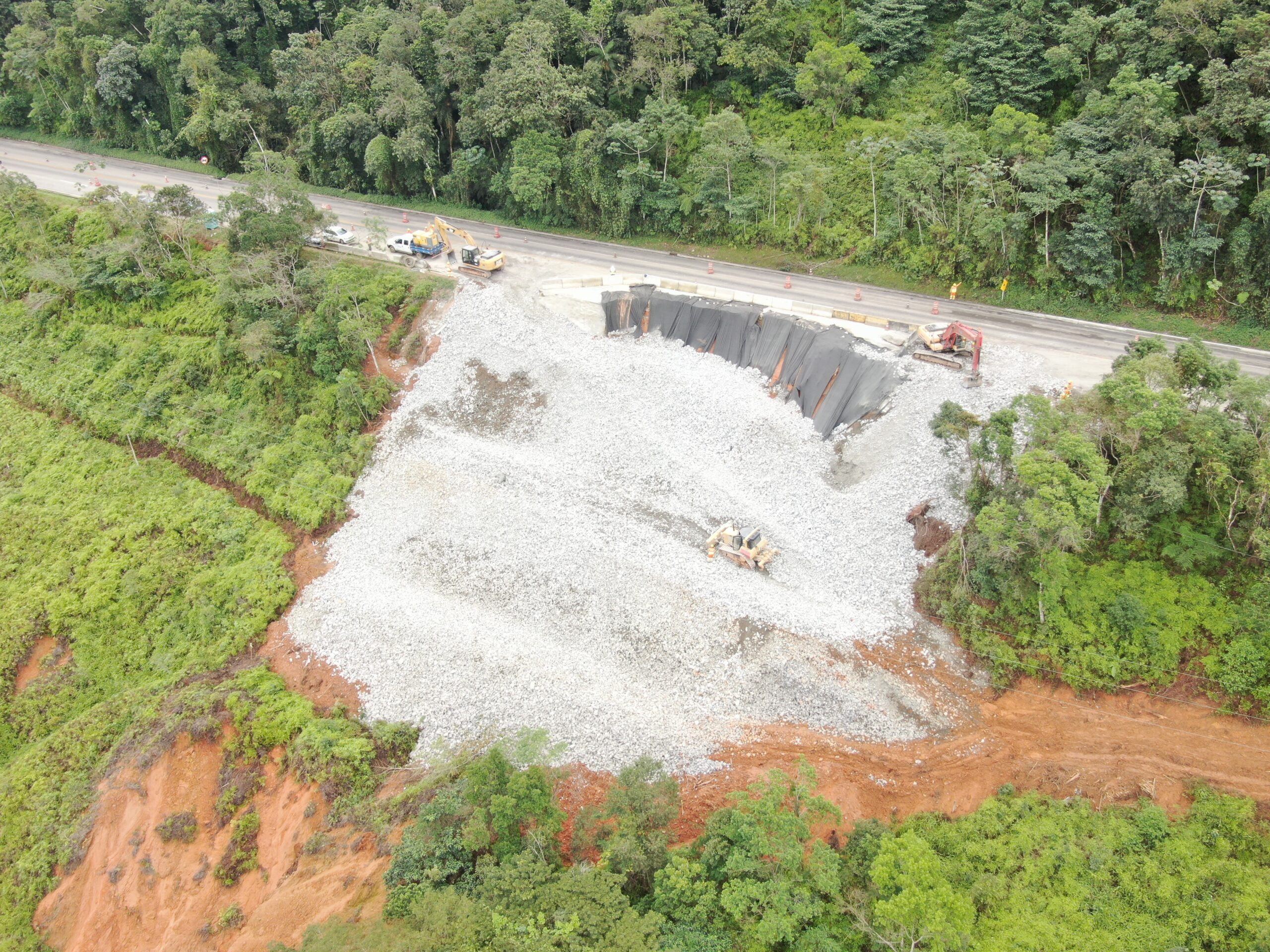 Obra no km 33,8 da BR-101, em Ubatuba, entra na fase final