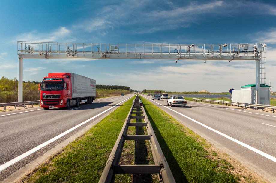 Primeiro sistema de pedágio Free Flow no Brasil existente dentro de um marco regulatório será implementado pela Kapsch TrafficCom na BR 101 | Rio-Santos, trecho administrado pela CCR Rio-SP