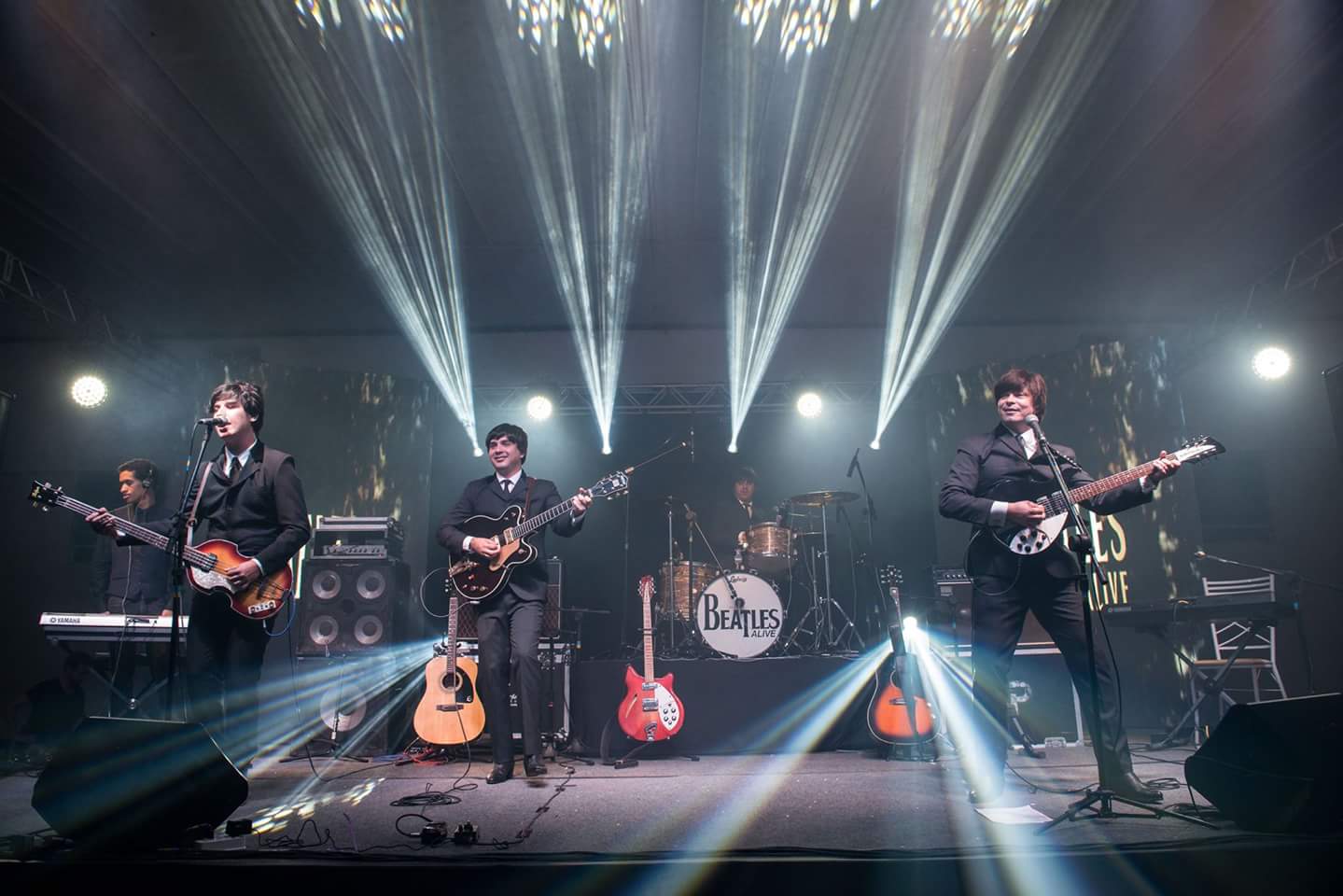 Taubaté Shopping celebra o Dia Mundial do Rock com a banda cover Beatles Alive