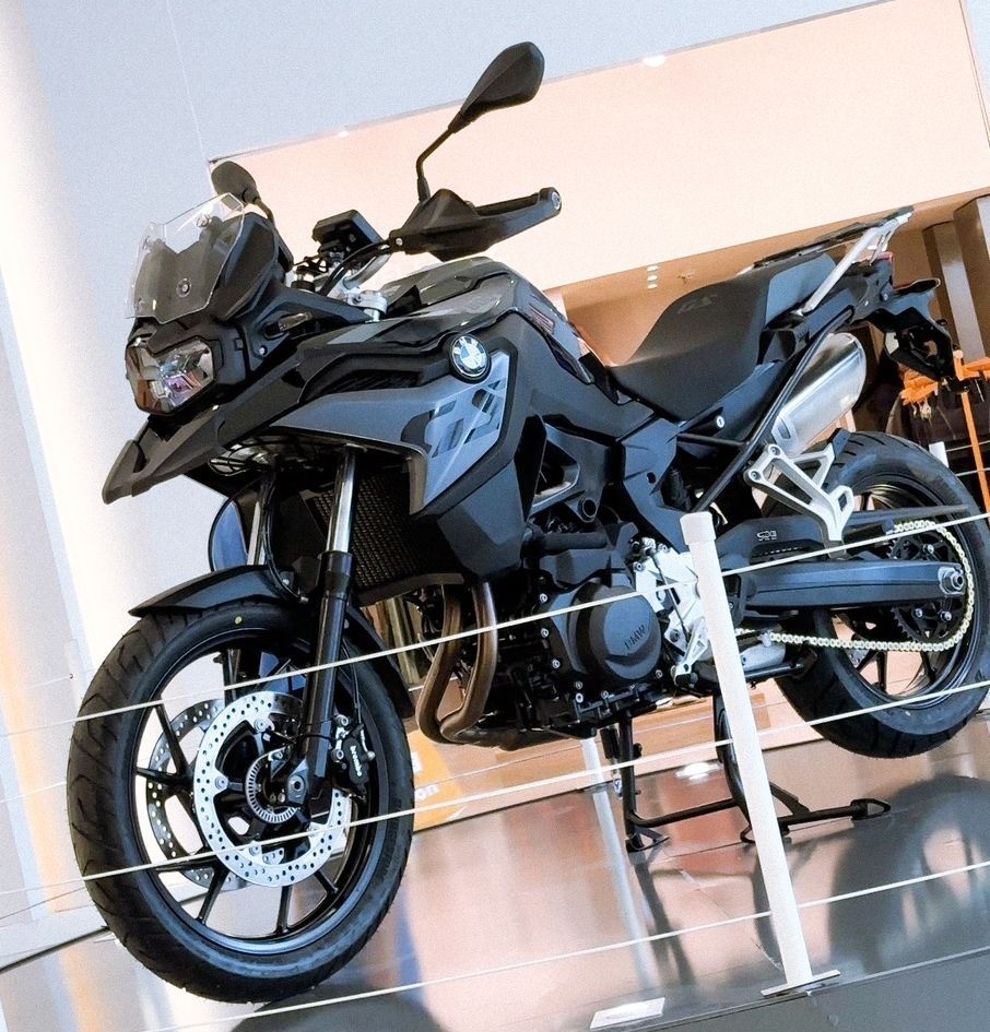 CenterVale Shopping vai sortear uma moto BMW na campanha de Dia dos Pais