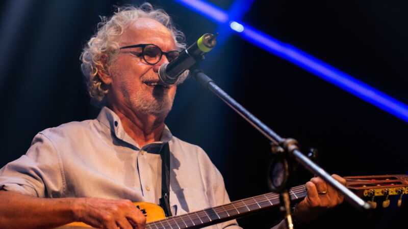 Renato Teixeira apresenta turnê “Estrada Eu Sou” no Festival de Viola em Campos do Jordão